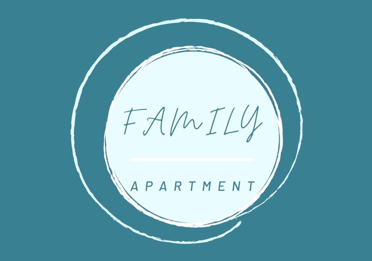 Family Apartment Brindisi Bagian luar foto